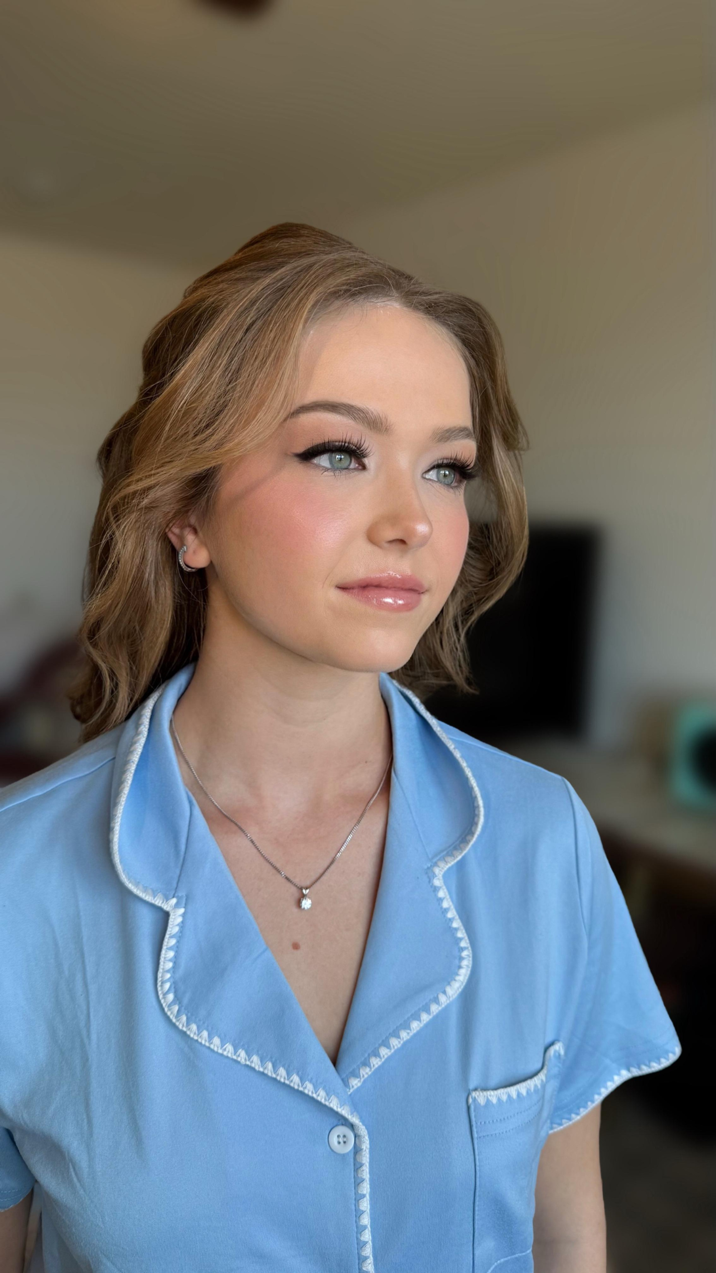7 (16)